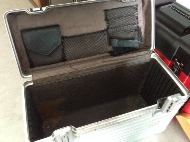 rimowa flight case