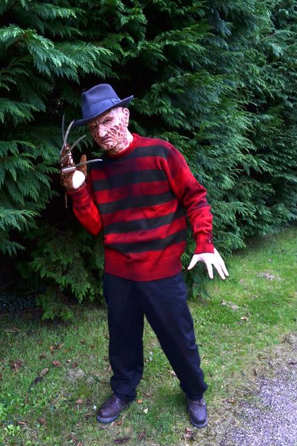 [Image: freddycostumes017.jpg]