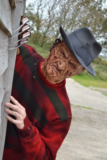 [Image: freddycostumes051.jpg]