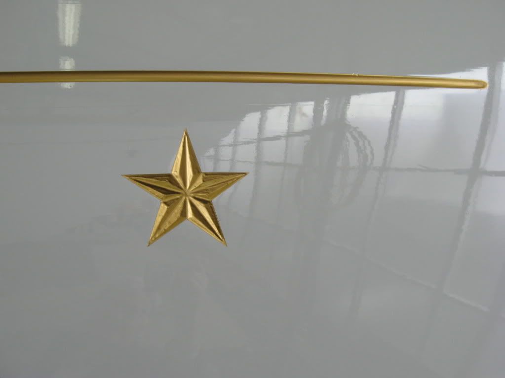 Gold accent paint for topsides