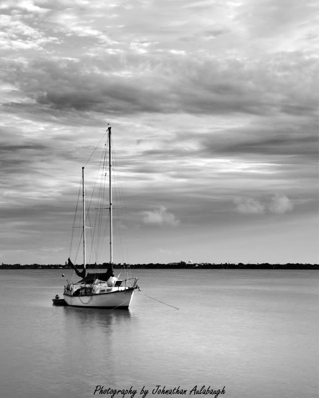 Boat2BW.jpg