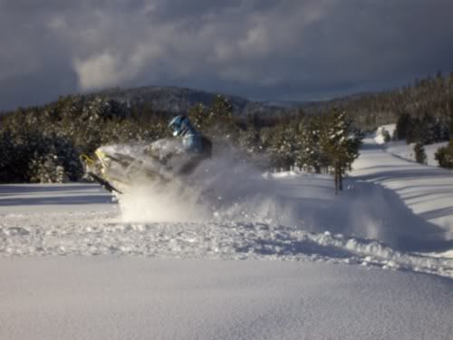 Snowmobiling08162.jpg