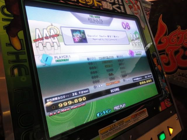 http://i301.photobucket.com/albums/nn80/DDRD573/DDR%20X2%20New/DSC00115.jpg
