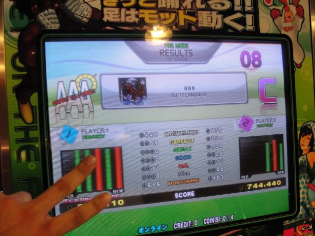 http://i301.photobucket.com/albums/nn80/DDRD573/DDR%20X2%20New/DSC01147.jpg