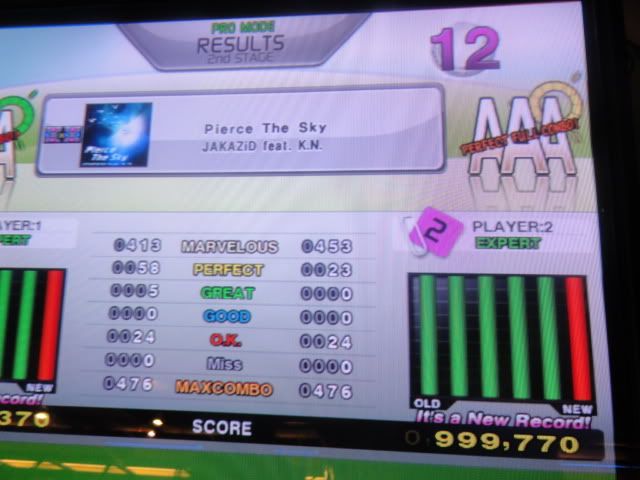 http://i301.photobucket.com/albums/nn80/DDRD573/DDR%20X2%20New/DSC03112.jpg