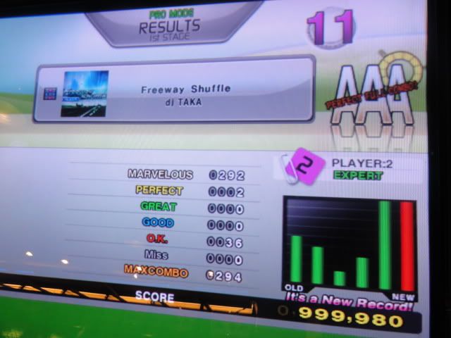 http://i301.photobucket.com/albums/nn80/DDRD573/DDR%20X2%20New/DSC03689.jpg