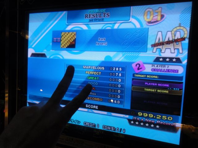 http://i301.photobucket.com/albums/nn80/DDRD573/DDR%20X3/DSC00862.jpg