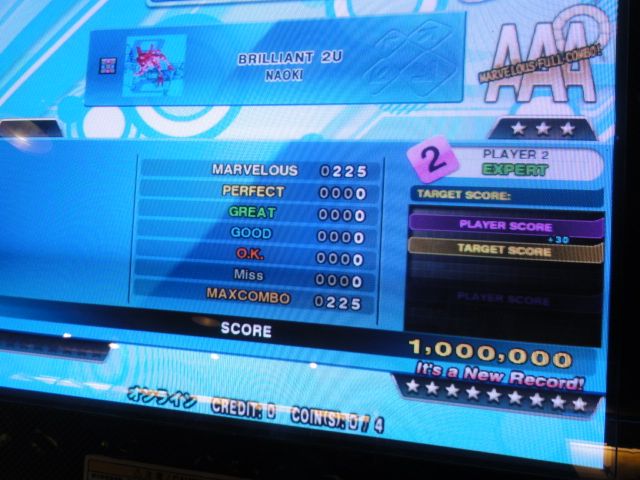 http://i301.photobucket.com/albums/nn80/DDRD573/DDR%20X3/DSC00877.jpg