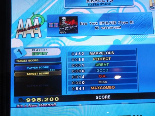 http://i301.photobucket.com/albums/nn80/DDRD573/DDR%20X3/DSC00946_zps72c9e32e.jpg