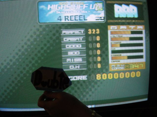 http://i301.photobucket.com/albums/nn80/DDRD573/New%20DDR%20folder/DSC00755.jpg
